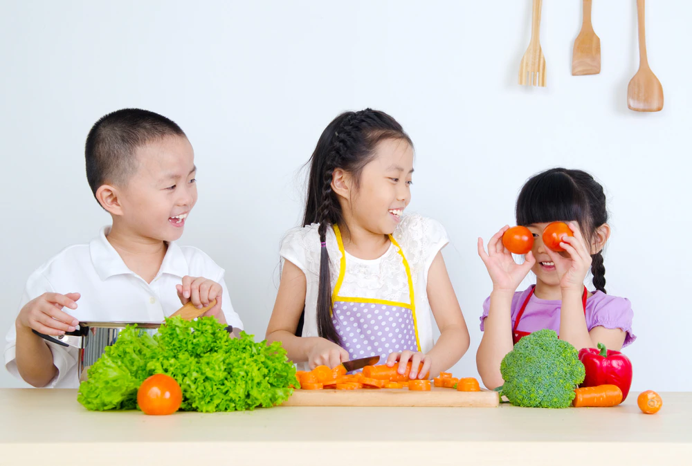 Ajak Anak Makan Sehat Untuk Status Gizi yang Tepat