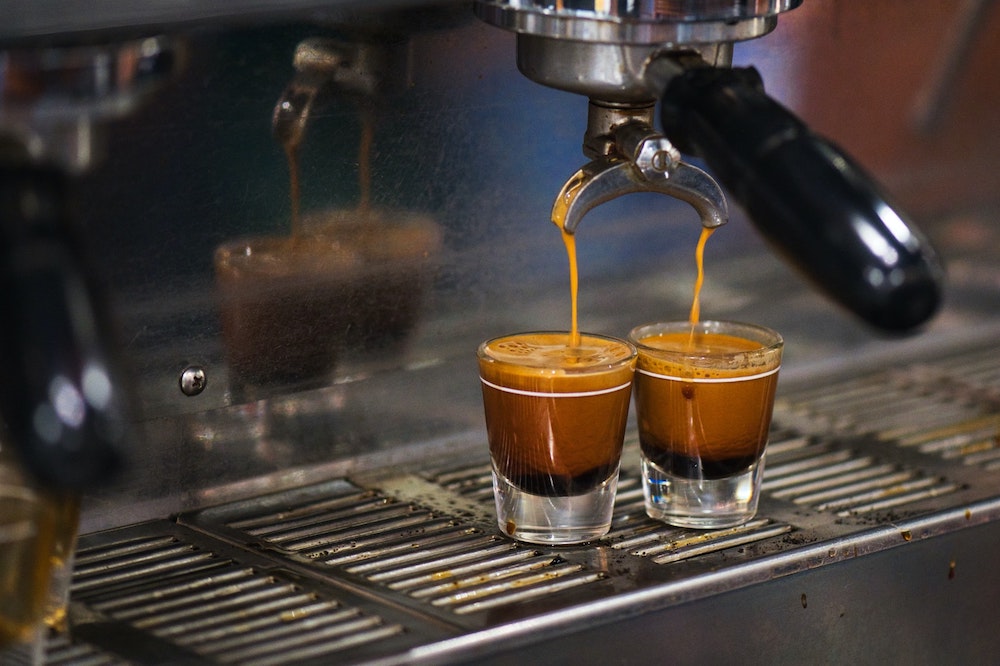 Double Shot Espresso Kenikmatan Sederhana yang Memikat Lidah